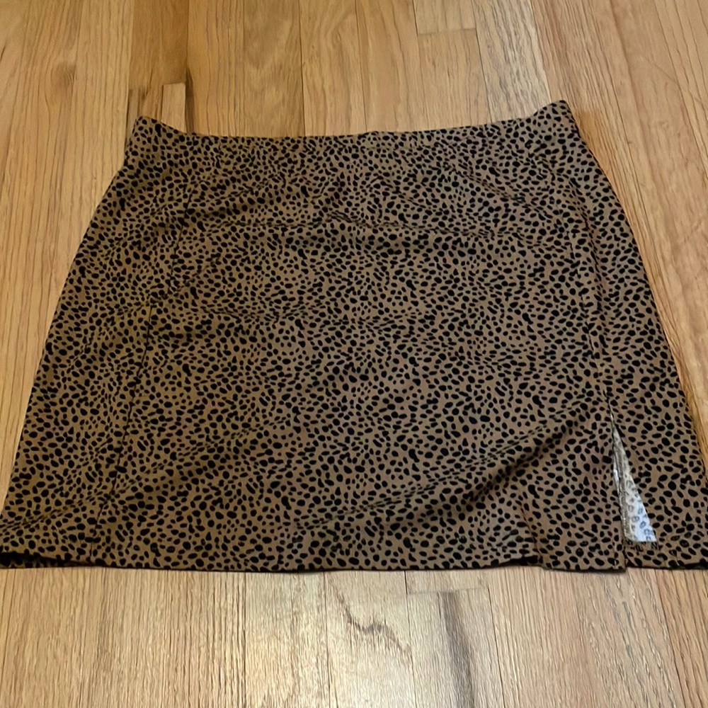 3 FOR 20 Shein animal print mini skirt with slit size XL